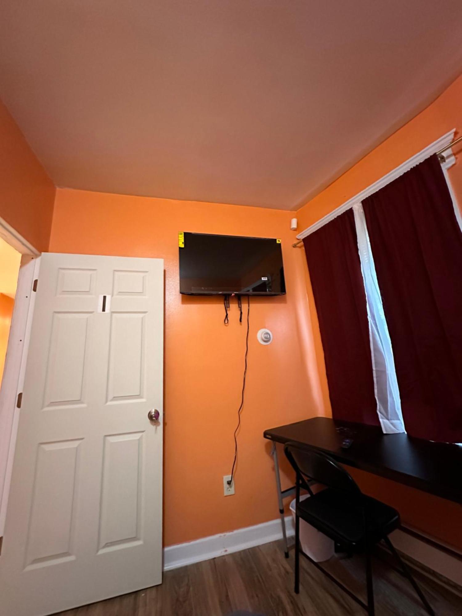 Fidellia Iron Room, Queen Bed Minutes From Newark Liberty International Airport And Newark Penn Station Bagian luar foto